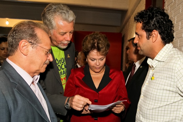 Governador Tarso Genro, prefeito Jose Fortunati verificam com a Presidente Dilma Roussef avancos da FASC apresentados pro Kevin Krieger e que tem o Projeto Arte Suave e o Jiu-Jitsu como um dos alicerces