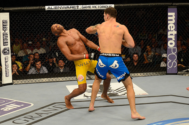 Após sete anos, Anderson Silva é derrotado no UFC. 