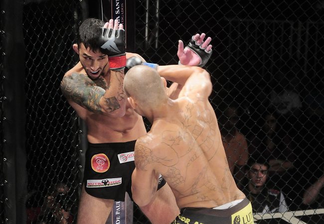 Vídeo: O nocaute de Anderson Berinja sobre o ex-UFC Vinicius Vina