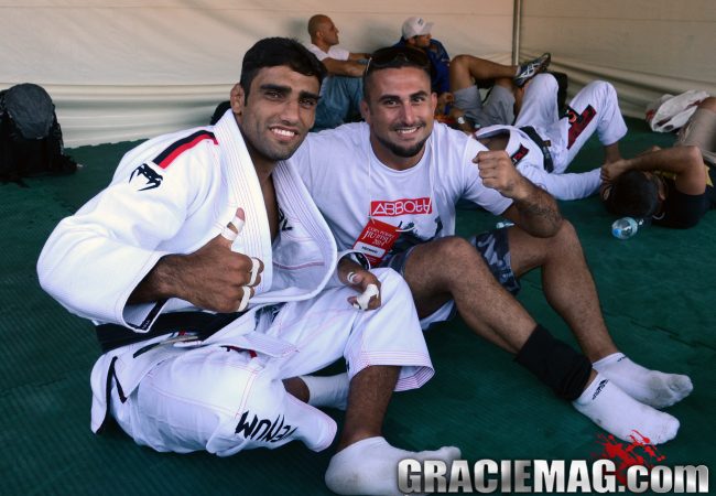 Campeões mundiais peso leve, Daniel Moraes e Leandro Lo trocam elogios