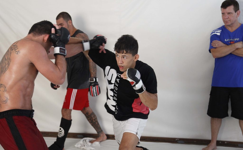 Dudu treina com Renan Barão para seu combate no Bellator. Foto: Fernando Azevedo/Divulgação